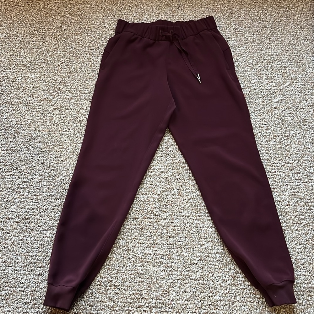LULULEMON On The Fly Pant" Women's Pants Black Cherry Size 4